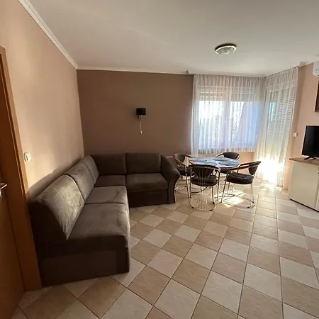 József House *