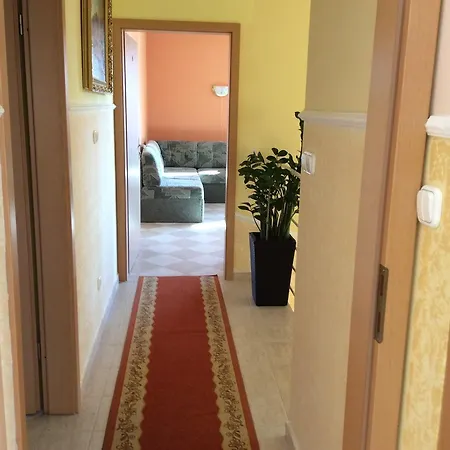 Jozsef House Apartman *